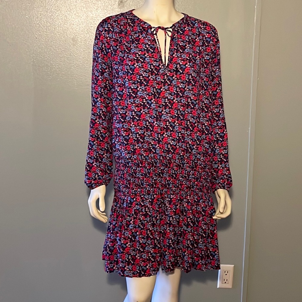 Gap, flora,l pleated. Long sleeve dress.